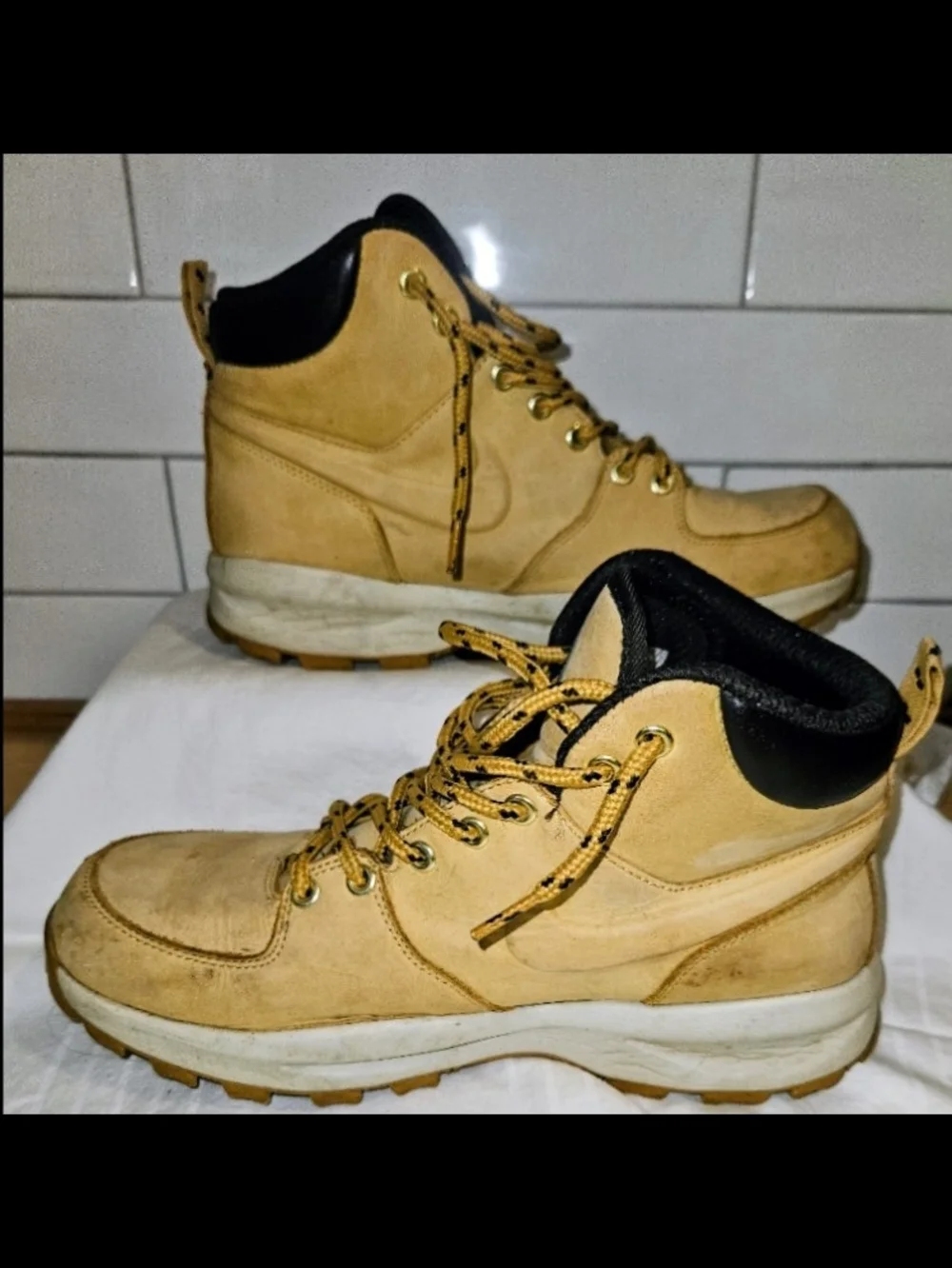 Nike Men's Tan and Black Workstyle Boots